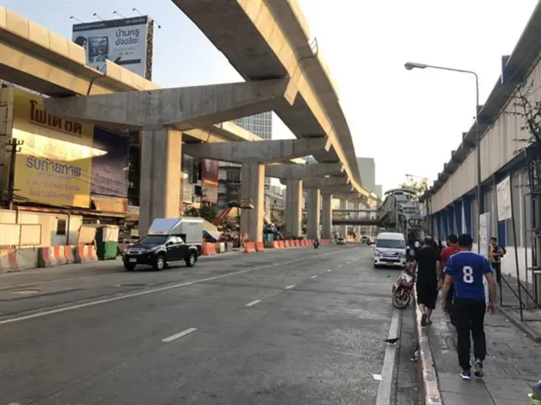 เซ็นทรัลลาดพร้าว เฮ! เปิดใช้งานสะพานข้ามแยกรัชโยธิน ลดปัญหาจราจรหน้าศูนย์การค้า