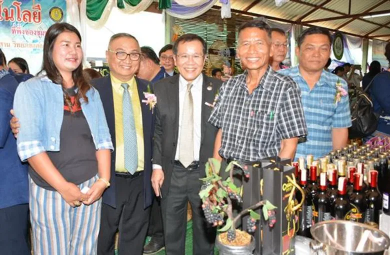 'สภาเอสเอ็มอี’ประเดิมโครงการ SMEs Smart Province ผลักดันแบรนด์'สกลนคร’ตามแผนพัฒนาต่อยอด ผลิตภัณฑ์จากภูมิปัญญาชาวบ้านรอการส่งเสริมมากมาย