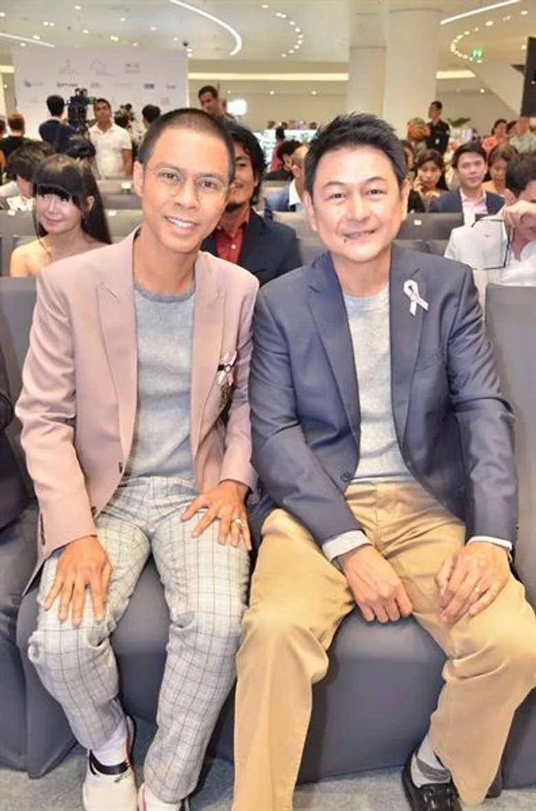 ปุ๊ - ก้อง – กบ – ไอซ์ ชวนดูคอนเสิร์ต Pink Park Eternal Love Concert รายได้ทั้งหมดมอบให้โครงการ “บ้านพิงพัก” เพื่อผู้ป่วยมะเร็งเต้านมระยะสุดท้าย