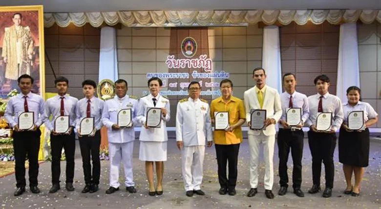 มรภ.สงขลา จัดพิธีถวายสักการะ “วันราชภัฏ” น้อมเกล้าฯ สำนึกพระมหากรุณาธิคุณในหลวง ร.9
