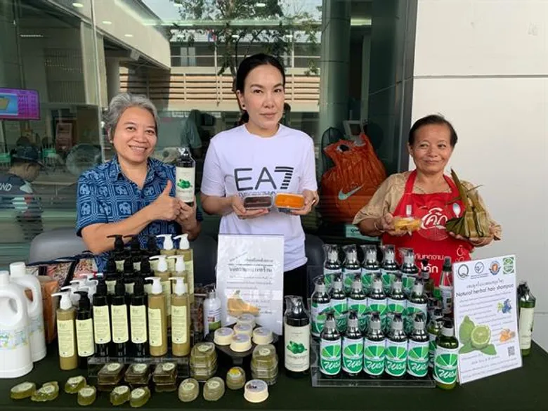 สำนักงานส่งเสริมสหกรณ์กรุงเทพมหานคร พื้นที่ 1 ประสานสหกรณ์ออมทรัพย์ในเขตกทม. เปิดพื้นที่ให้กลุ่มอาชีพสังกัดสหกรณ์นำสินค้ามาจำหน่ายประจำทุกเดือน