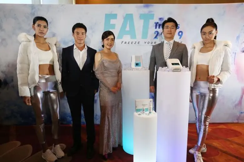 “เดอร์มาลิงค์” นำเทรนด์ใหม่แห่งการสลายไขมัน สไตล์ FREEZ YOUR FAT OFF กับ 2 ซีรีย์ CRYOLIPOLYSIS (ไคร-โอ-ไล-โป-ซิส) สร้างความมั่นใจด้วยนวัตกรรมเพื่อชีวิตที่ดีกว่า