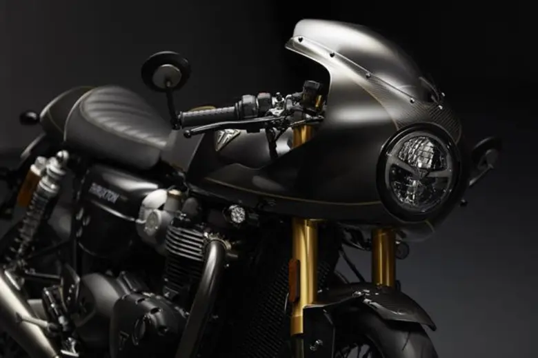 “ไทรอัมพ์ มอเตอร์ไซเคิลส์” เปิดตัว “New Thruxton TFC” และรถต้นแบบ “Rocket TFC” รถมอเตอร์ไซค์คัสตอมจากโรงงานที่เป็นที่สุดของความเหนือระดับ