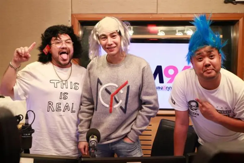 ภาพข่าว: ป่วยแต่สู้! “เป๊ก ผลิตโชค” โผล่เรียกเสียงฮา “จันทร์ Shock โลก ยังไงซิ?”