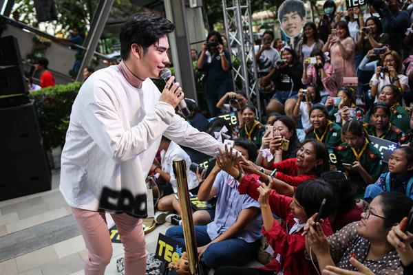 เกตเวย์ เอกมัย ต้อนรับเทศกาลแห่งความรัก ในงาน The Magic of Love ดึงหนุ่มฮอต "เต้ & ตี๋" SB Five มาร่วมกระซิบบอกรักในวันวาเลนไทน์