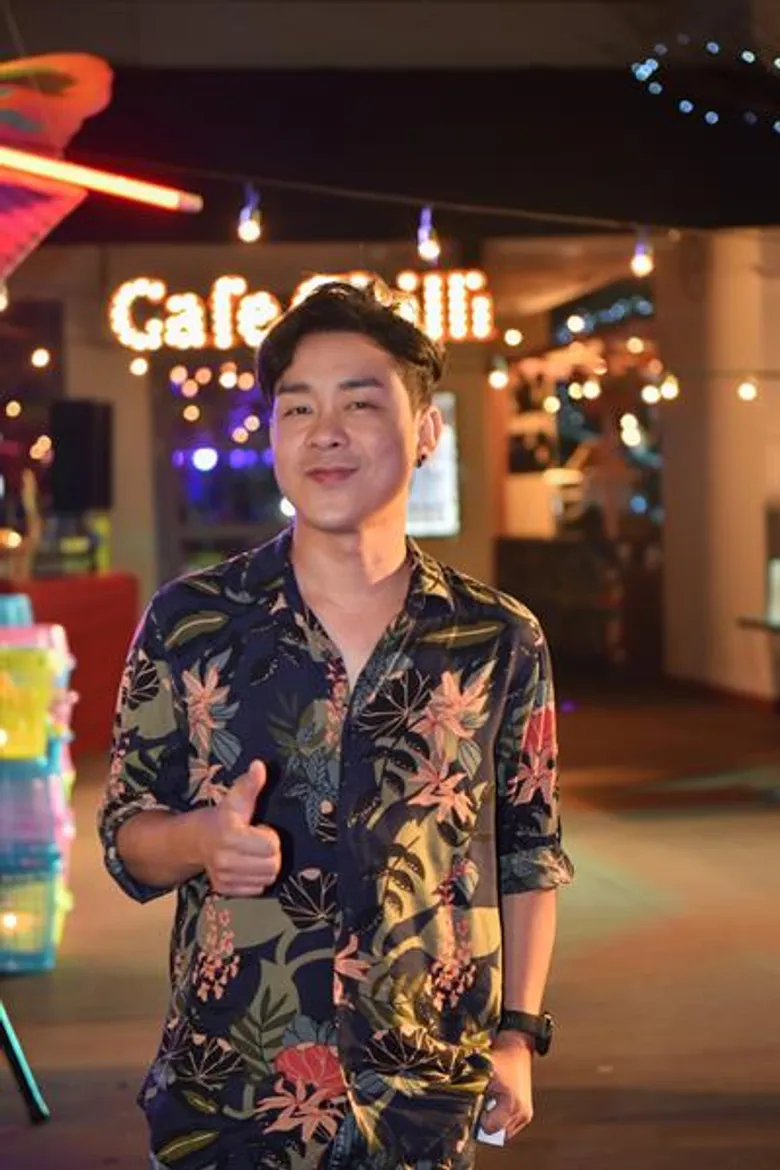 แซ่บต่อไม่รอแล้วนะ!! แอฟ - เป้ – พีค – คิทตี้ – พลอย เช็คอินงานเปิดร้านอาหารอีสาน “คาเฟ่ ชิลลี่ อีสานรัสติก” สาขาใหม่ ซอยร่วมฤดี