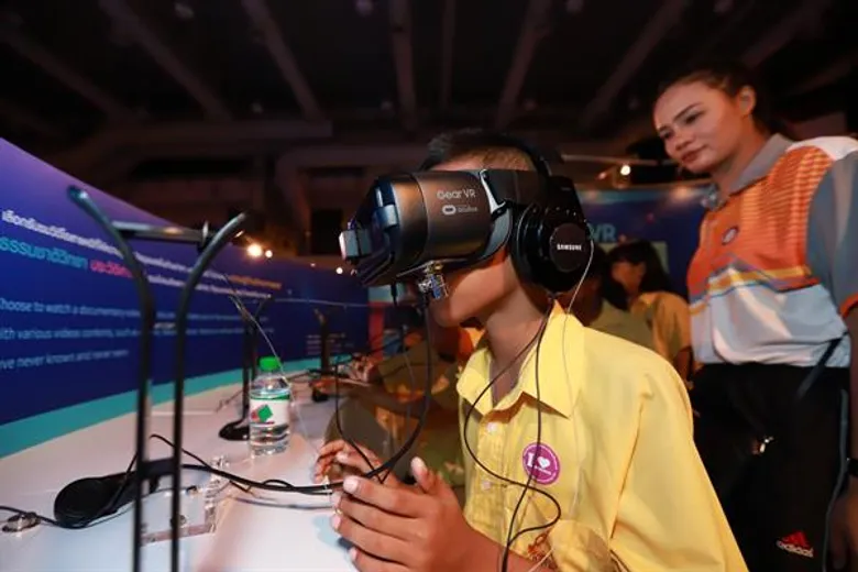 อพวช. จับมือ ซัมซุง เปิดตัวนิทรรศการ Virtual Reality Powered by SAMSUNG เชิญชวนเยาวชนไปสนุกกับเทคโนโลยีสุดล้ำ พร้อมสร้างประสบการณ์ที่แปลกใหม่ด้านวิทยาศาสตร์