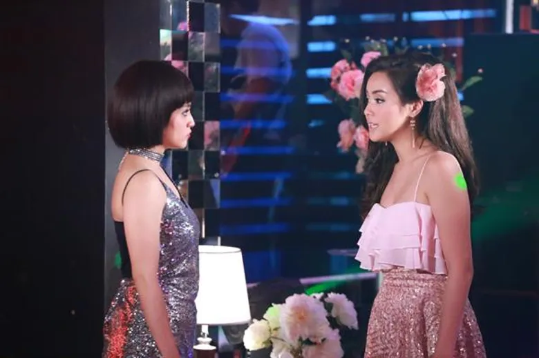 “อุ้ม อิษยา” คว้าไมค์ขึ้นเวที พลิกบทนักร้องคาเฟ่ ในซีรีส์ “ลูกผู้ชาย ตอนเพชร”
