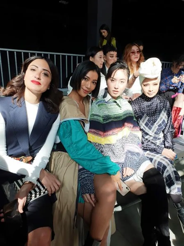 2 ลุค 2 สไตล์ ในมิลาน แฟชั่น วีค ของ “ปอย – ตรีชฎา” นั่งฟร้อนท์โรว์ชมแฟชั่นโชว์ Sport Max และ Etro คอลเลกชั่น Fall/Winter 2019