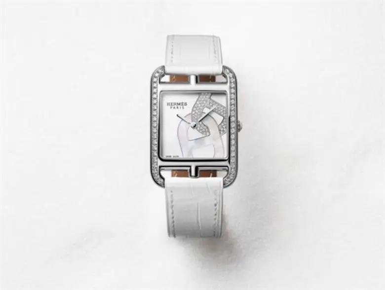 (Hermes Horloger): เรือนเวลาเคปคอด แชน ดองคร์ (Cape Cod Chaine d'ancre)