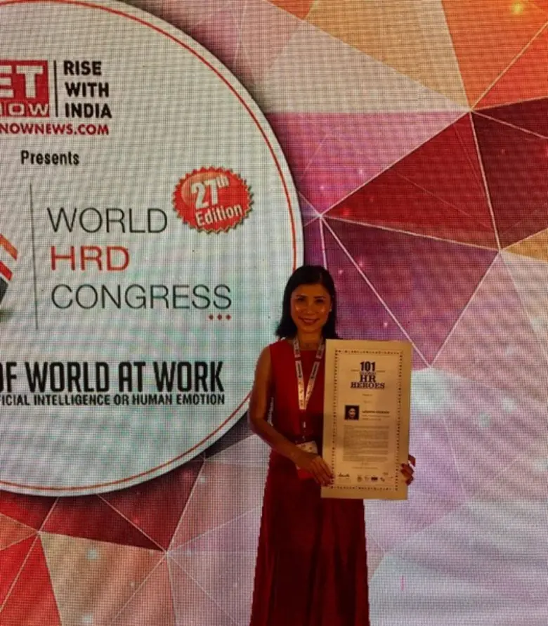 ภาพข่าว: บริษัท สลิงชอท กรุ๊ป รับรางวัล "101 Global HR Heroes" จากสถาบัน World HRD Congress