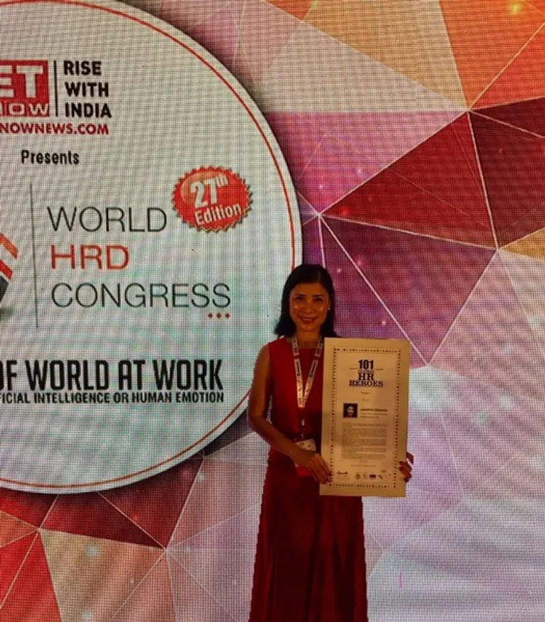 ภาพข่าว: บริษัท สลิงชอท กรุ๊ป รับรางวัล "101 Global HR Heroes" จากสถาบัน World HRD Congress
