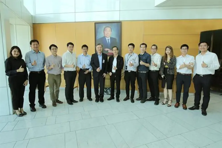นายชัยวัฒน์ ศรีวรรณวัฒน์ (ที่ จากซ้าย) กร...