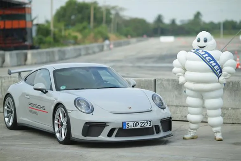 'มิชลิน’ ตอกย้ำความร่วมมือระยะยาวกับ 'ปอร์เช่’ ด้วยกิจกรรม Porsche World Roadshow ประจำปี 2562 ณ สนามปทุมธานีสปีดเวย์