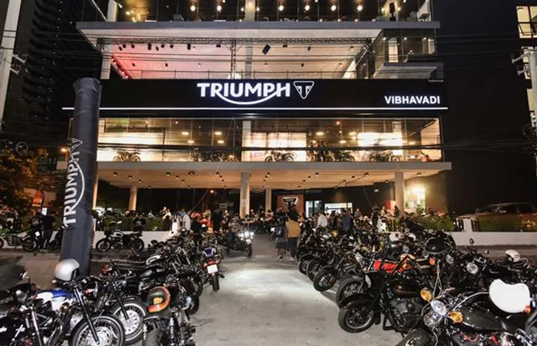 พาทัวร์โชว์รูม “ไทรอัมพ์ วิภาวดี” คอมมูนิตี้สุดคูลสำหรับคนรักมอเตอร์ไซค์แห่งใหม่ที่ต้องมาเยือน