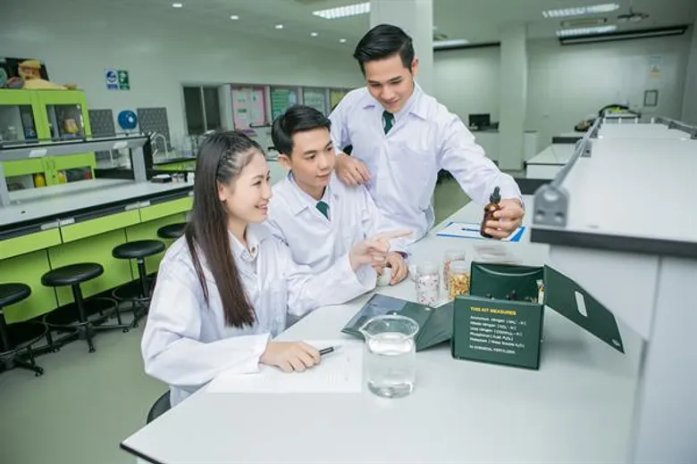 'พีไอเอ็ม’ ชี้โลกดิจิทัลต้องการ “จูเนียร์” ความสามารถเท่า “ซีเนียร์” ตอกย้ำบทบาทภาคการศึกษา สร้างบัณฑิตด้วยแนวทาง PIM The Original