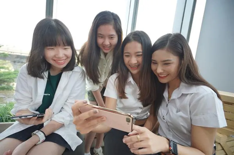 AIS ลุยขยายฐาน เจาะตลาดวัยรุ่น โหมกลยุทธ์เข้มข้นกว่าเดิม! ส่ง “ZEED” คุยภาษาวัยรุ่น ชูไลฟ์สไตล์ยุค Millennials “อีสปอร์ต – โซเชียล- บันเทิง” จัดเต็ม!