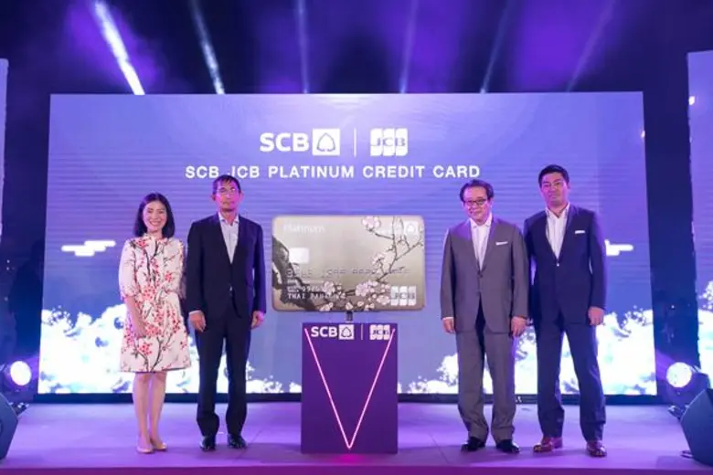 “ธนาคารไทยพาณิชย์” เปิดตัวบัตรเครดิต “SCB JCB PLATINUM” ชูคอนเซปต์ “Passport of Asian Trendy Lifestyle – บัตรเดียวครบประสบการณ์เอเชียนเทรนดี้”  พร้อมดึง “เดอะทอย” เจาะกลุ่มคนรุ่นใหม่ ผ่านเอ็กซ์คลูซีฟซิงเกิ้ล “มีเธอทุกวันก็โอนิ”