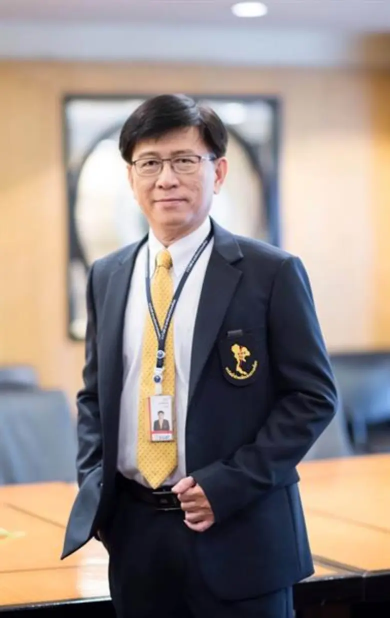 นิสิตเก่าชาวจุฬาฯ กรุณาเคลียร์คิวให้ว่าง ...