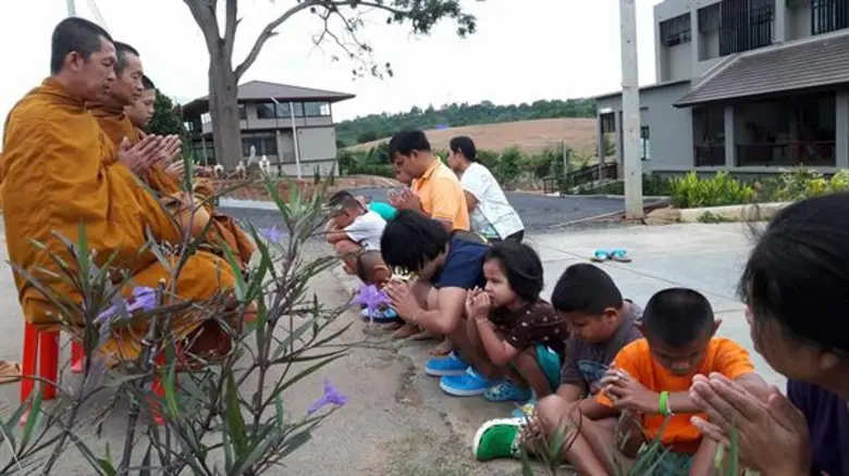 "มูลนิธิมกุฏคีรีวันเพื่อคนตาบอด" ร่วมกับ "โรงเรียนท...