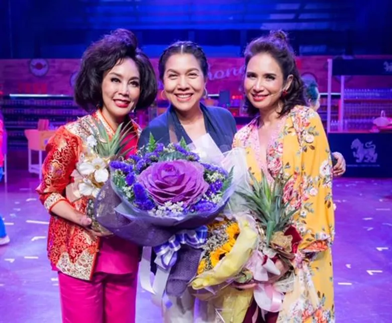 เปิดม่านละครเวที “บ้านเรือนเคียงกันฯ” สุดเซอร์ไพรส์ “เอ-ไชยา” หวง “แป้ง มิตรชัย” บุกฉะ!! “ปอ-อรรณพ”