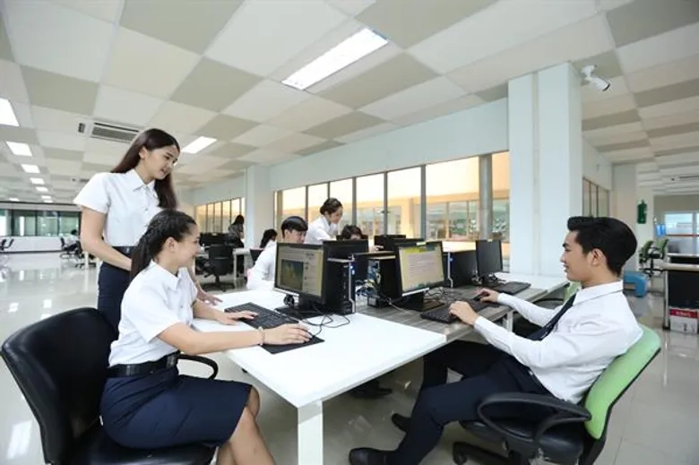 บริหารธุรกิจ มทร.ธัญบุรี เดินหน้าหลักสูตร 4 ปี 2 ปริญญา