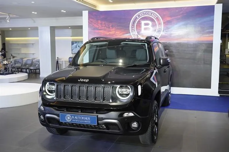 Benz Auto Service อัพเกรดธุรกิจ รีแบรนด์สู่ B Autohaus มิติใหม่แห่งบริการด้านยานยนต์ของคนรุ่นใหม่ ชูบริการครบวงจรที่เข้าใจลูกค้า เชื่อมั่นตลาดรถยนต์ไทยระดับบนขยายตัวต่อเนื่อง เผย Jeep Renegade พรีเมียมคาร์รุ่นพิเศษครั้งแรกในไทย ราคา 3.49 ล้านบาท