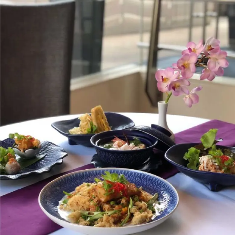 ห้องอาหารลิควิดบาร์แอนด์คาเฟ่ โรงแรมศิริ สาทร ชวนคุ...