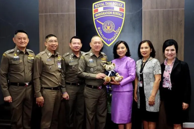 นางมนัสนันท์ สิทธิจิรสิน กรรมการผู้จัดการ...