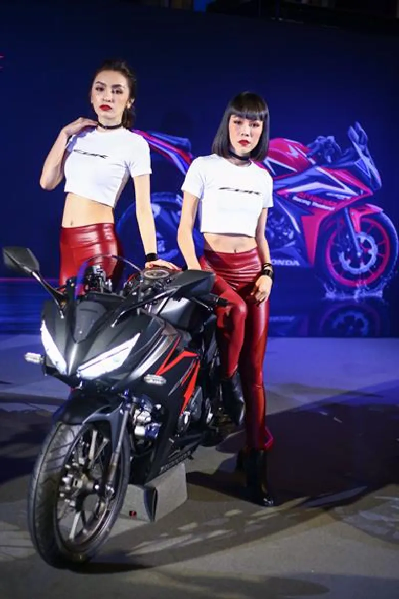 สิ้นสุดการรอคอย! แฟนรถสปอร์ตได้เฮ! เอ.พี. ฮอนด้า เผยโฉม All New CBR150R ใหม่ทั้งคัน อัดแน่นเทคโนโลยีจากสนามแข่งระดับโลก ภายใต้คอนเซ็ปต์ “กำเนิดใหม่ เร้าใจที่หนึ่ง”