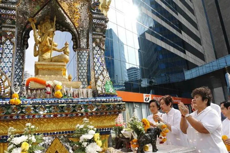 ช่อง 3 จัดพิธีครอบครูประจำปี 2562 “ส่งต่อความเป็นสิริมงคลให้คนช่อง 3”