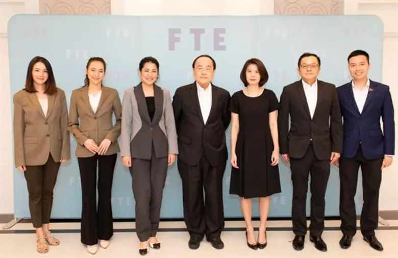 อนันต์ อัศวโภคิน ประธานที่ปรึกษากิตติมศัก...