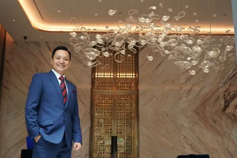 “แสนสิริ” เผยโฉม “เดอะ โมนูเมนต์ ทองหล่อ” แลนด์มาร์คแห่งใหม่ พร้อมเข้าอยู่ รุกกลยุทธ์จัดทัพพอร์ตแบรนด์ “Sansiri Luxury Collection” มูลค่ารวมกว่า 22,000 ลบ. ย้ำผู้นำเซกเมนต์ลักซ์ชัวรี่ และซูเปอร์ลักซ์ชัวรี่ ตอบโจทย์ดีมานด์ลูกค้าไฮเอนด์ศักยภาพ