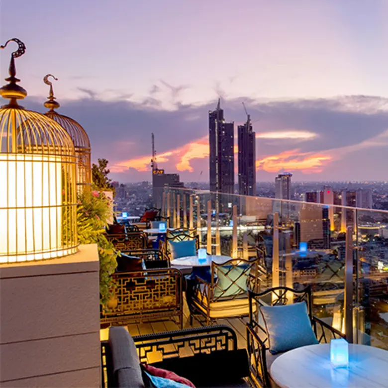 เย่า รูฟท็อป บาร์ (Yào Rooftop Bar) บาร์เ...