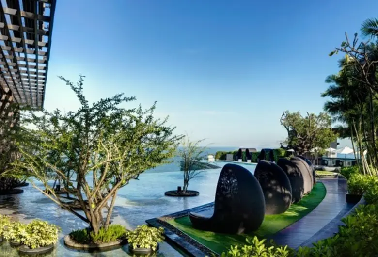 Enjoy your summer holidays at Hilton Patt...
