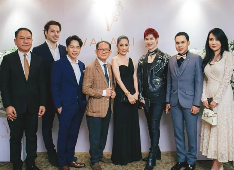 ทัพเซเลบริตี้คนดังตบเท้าร่วมงานฉลอง 30 ปี นพ.สมศักดิ์ บนเส้นทางสายความงาม เปิดตัวสุดยิ่งใหญ่ “วาลานี่” โอพันเทีย เจลอาบน้ำทองคำ