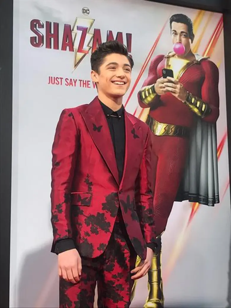 แฟนภาพยนตร์ซูเปอร์ฮีโร่ "Shazam! ชาแซม!" ...