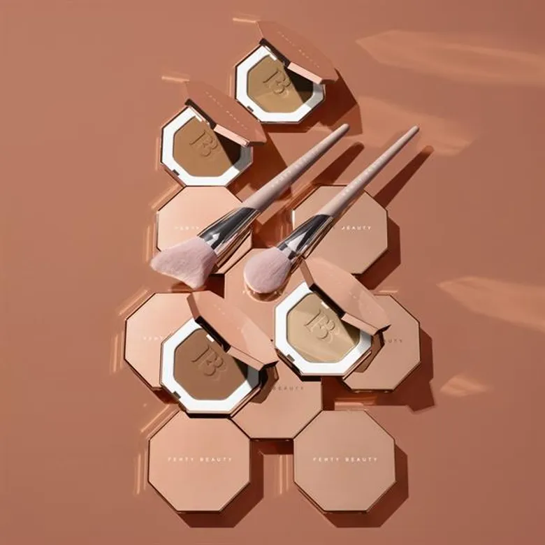 ผิวสวยบ่มแดดหน้าร้อนนี้กับ #SUNSTALKR บรอนเซอร์ใหม่ล่าสุดจาก FENTY BEAUTY