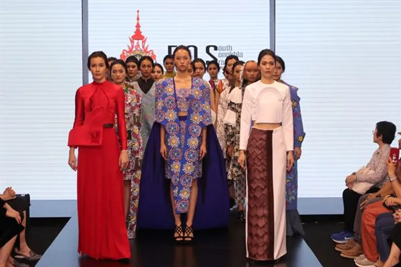 สยามเซ็นเตอร์ หนุนพลังสร้างสรรค์ผลงานนิสิต-นักศึกษา ยกระดับยังก์ดีไซเนอร์เลือดใหม่ เจิดจรัสสู่เวทีแฟชั่นระดับนานาชาติ ณ สยามเซ็นเตอร์ เมืองแห่งไอเดียที่ล้ำเทรนด์