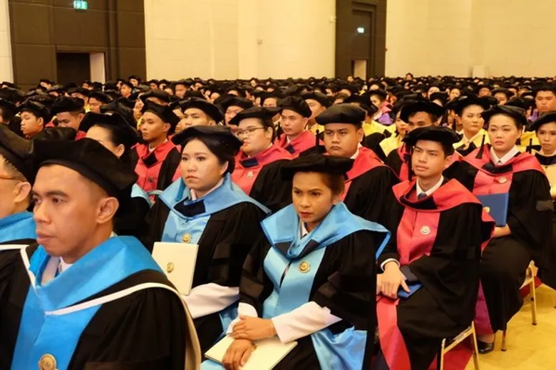 มหาวิทยาลัยอีสเทิร์นเอเชียจัดพิธีประสาทปริญญาบัตร ประจำปีการศึกษา 2559-2560