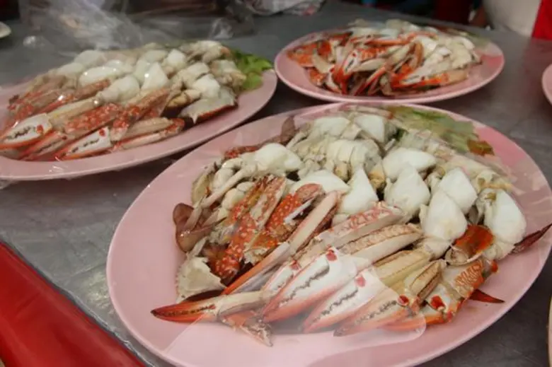ซัมเมอร์นี้! ไปรษณีย์ไทย ชวนฟินกับสตรีทซีฟู้ด ตลาดประมงท่าเรือพลี จ.ชลบุรี สวรรค์บนดินของคนรักอาหารทะเล