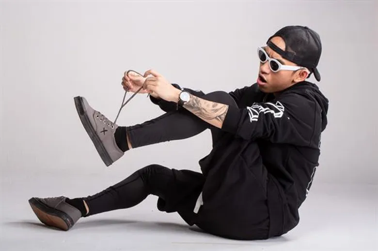“เบรกเกอร์” ทุ่ม 30 ล้าน โหมตลาดรองเท้าผ้าใบ ดึง The Rapper Thailand พรีเซ็นเตอร์คนล่าสุด จัดโปรสุดจี๊ด แจกใจๆ 3 ต่อ เพราะชีวิต "สั่งได้ดั่งใจ" หวังดันยอดโต 10%