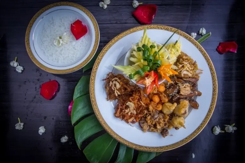 มื้อกลางวันสุดคุ้มที่คุณไม่ควรพลาด ณ ห้อง...