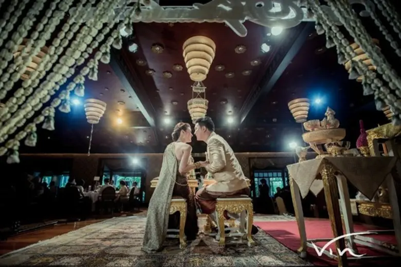 โรงแรมแมนดาริน โอเรียนเต็ล กรุงเทพฯ พร้อมทีมงานผู้เ...