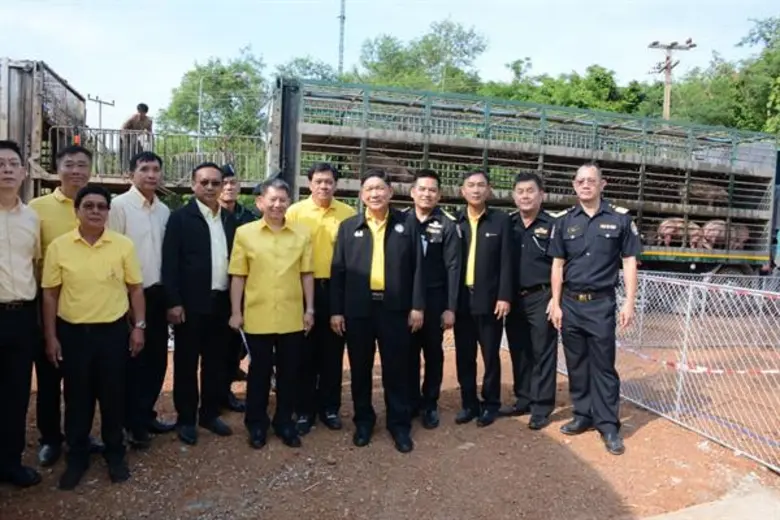 นายลักษณ์ วจนานวัช รัฐมนตรีช่วยว่าการกระท...
