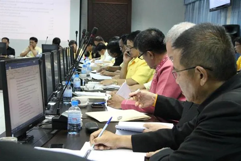กรมประมง...บูรณาการร่วม เจ้าท่า สมาคมการประมงฯ ชาวประมง ประชุมซักซ้อมแนวทางปฏิบัติวิธีจ่ายค่าชดเชยเรือประมงออกนอกระบบ ระยะที่ 1