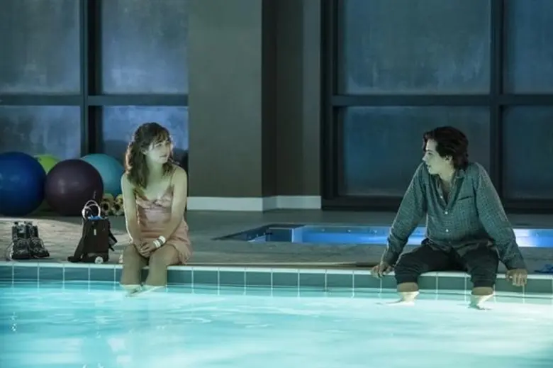 ไม่อยากให้คอหนังรักชาวไทยพลาด! คอนเฟิร์มความดีงาม “FIVE FEET APART” ติดท็อป 5 บ็อกซ์ออฟฟิศอเมริกา 3 สัปดาห์ซ้อน ทำเงินทั่วโลกทะลุ 10 เท่าของทุนสร้าง
