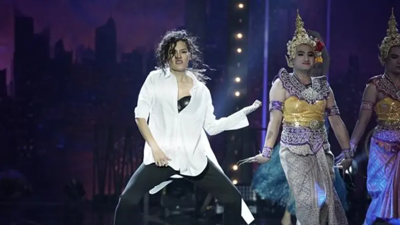 รายการฟอร์มยักษ์ "LIP SYNC BATTLE THAILAN...
