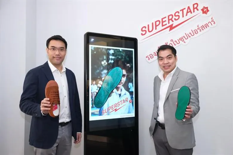 นันยาง เปิดตัว Communication Platform 2019 เจาะกลุ่ม New Gen ด้วยแคมเปญ 'คนกลางๆ อย่างฉัน’ ทุ่มงบ 60 ลบ. ยึดฐานเดิมพร้อมเพิ่มฐานใหม่ หลังปัจจุบันกวาดแชร์ผ้าใบนักเรียน 43% ปี 2561 นันยางเติบโตสูงสุดในรอบ 5 ปี กวาดแชร์รองเท้าผ้าใบนักเรียน 43%