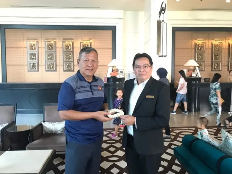 นายมนูญ วุฒิ ผู้จัดการทั่วไปโรงแรมเซ็นทาร...